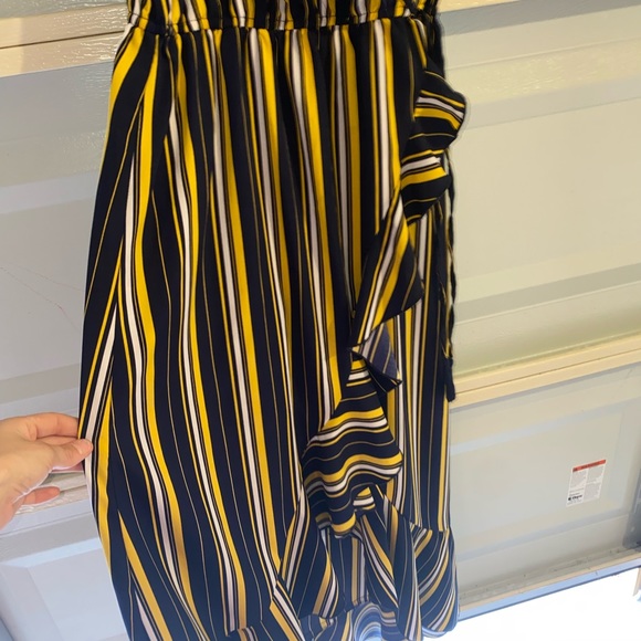 Dress - Picture 3 of 4